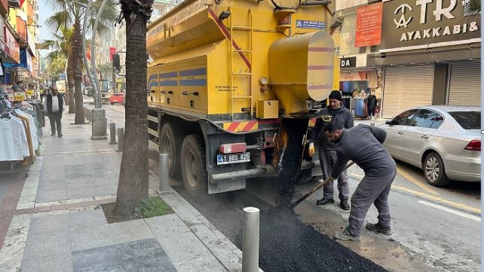 Fen İşleri ekipleri, Fatih Caddesi’nde  bakım-onarım çalışması yaptı